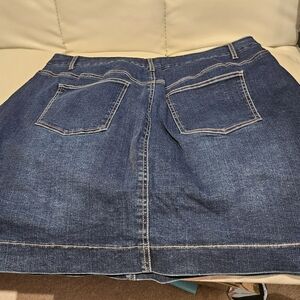 DC Penningtons Women's Denim Jean Skort. Size X